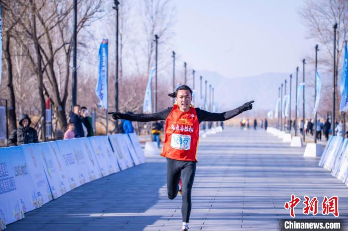 冬日延庆野鸭湖半程马拉松点燃激情：湿地风光