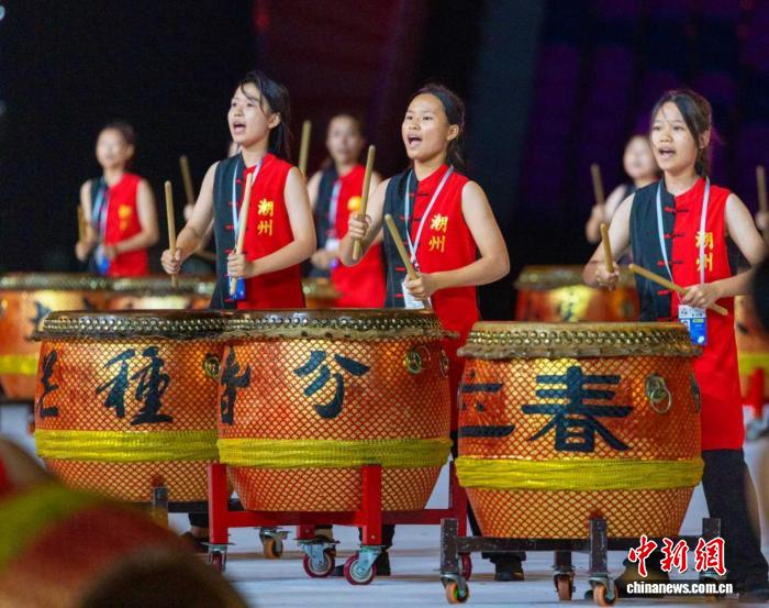 十五运会暖场表演以湾区潮涌为主题展现岭南非