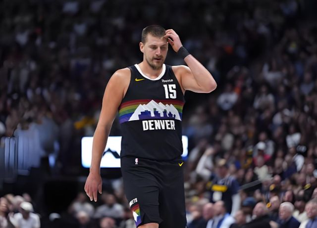 NBA季后赛争夺战：五位超级球星数据领跑，谁将