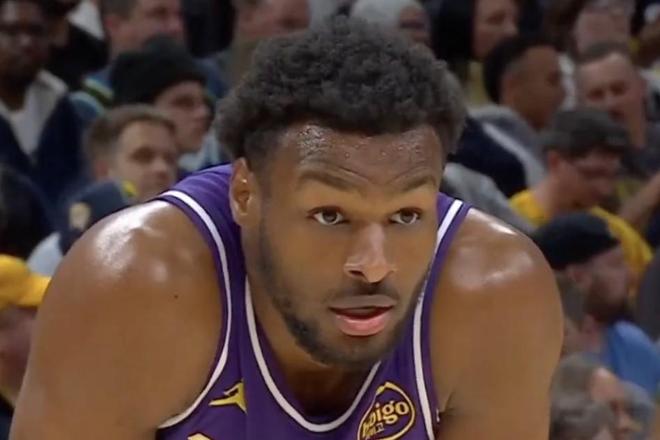 布朗尼詹姆斯首秀惊艳 詹姆斯父子同场竞技