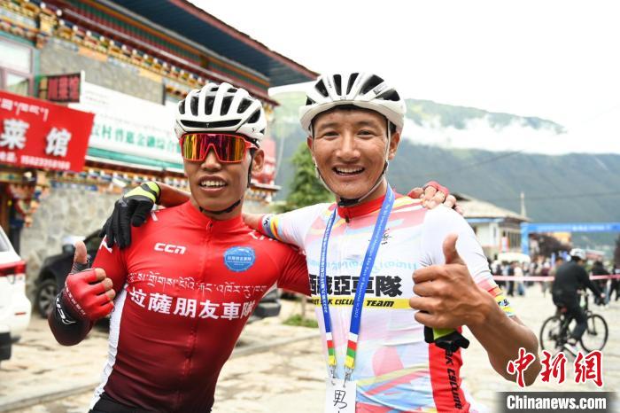 西藏林芝第九届环巴松措山地自行车赛开赛 111名