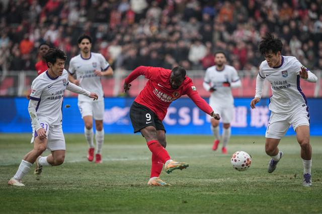 辽宁铁人3-0力克津门虎 首胜奠定争冠基础