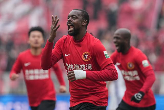 辽宁铁人3-0力克津门虎 首胜奠定争冠基础